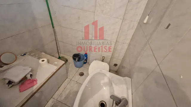 LOTE COMPUESTO POR LOCAL COMERCIAL Y VIVIENDA — 13