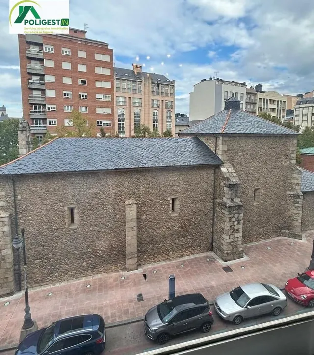 Amplio y Luminoso Piso en la Alta de Ponferrada — 34