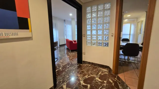 PISO DE LUJO EN ESQUINA TODO EXTERIOR CON GRAN SALON — 36