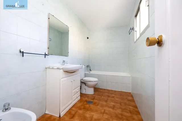Preciosa casa en Ogíjares con piscina y jardín — 38