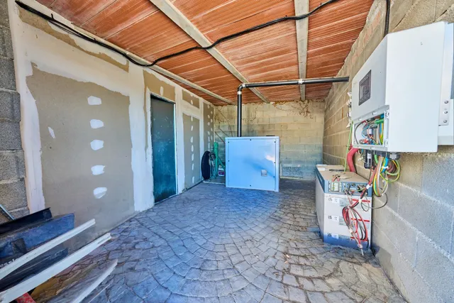 Casa con terreno y piscina en Churriana de la vega — 34