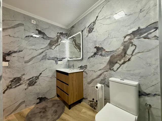 Apartamento reformado de 2 dormitorios a 240 m de la playa — 29