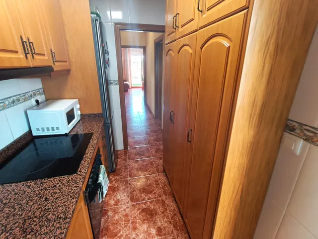 Se vende un Apartamento Atico con Terrasa acristalada, con 2 dormitorios y 2 baños en centro de Torrevieja! — 13