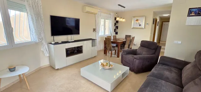 PRECIOSO CHALET INDEPENDIENTE MODERNIZADO EN UNA GRAN PARCEL - foto 3