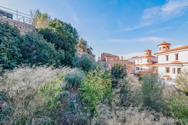 Oportunidad Única: Terreno Urbano en Vélez de Benaudalla - Costa Tropical — 30