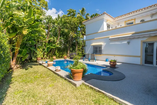 Chalet 3 habitaciones 346m² en venta - Marbella — 46