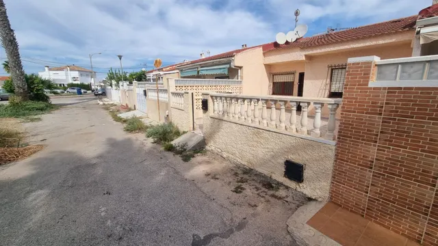 VIVIENDA  OCUPADA ILEGALMENTE LA TORRETA TORREVIEJA  – ESPECIAL INVERSORES — 3