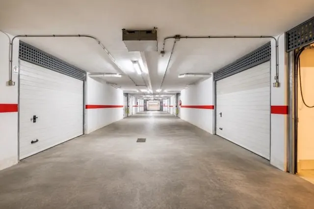 Duplex de 5 dormitorios y sotano privado — 38