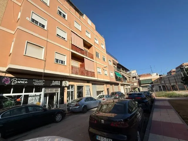 Alquiler de local comercial en el ranero
