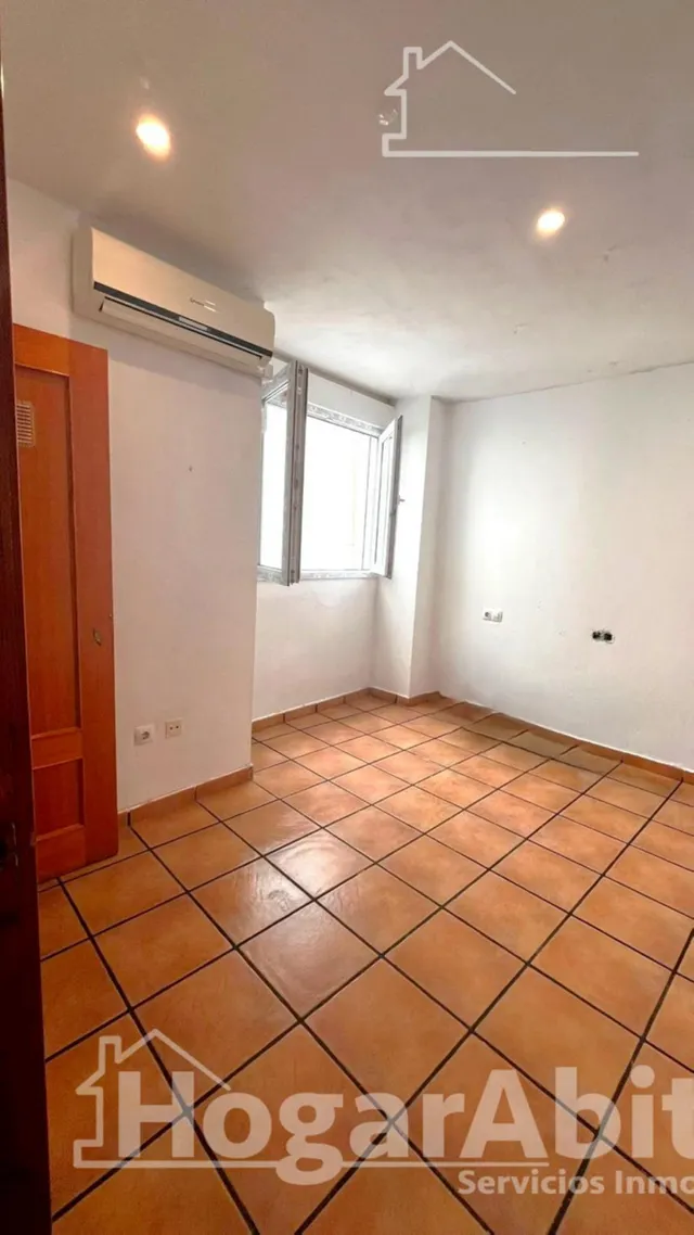 Amplitud y aire libre en esta espaciosa casa de pueblo reformada con patio privado y gran terraza — 15
