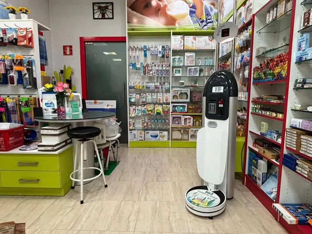VENTA LOCAL CON NEGOCIO EN ZONA ALTA — 9