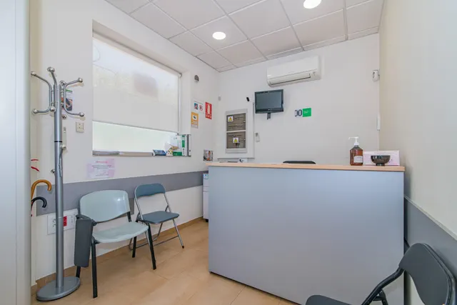 OPORTUNIDAD LOCAL COMERCIAL EN RENTABILIDAD EN EL BARRIO ALBAYDA — 17