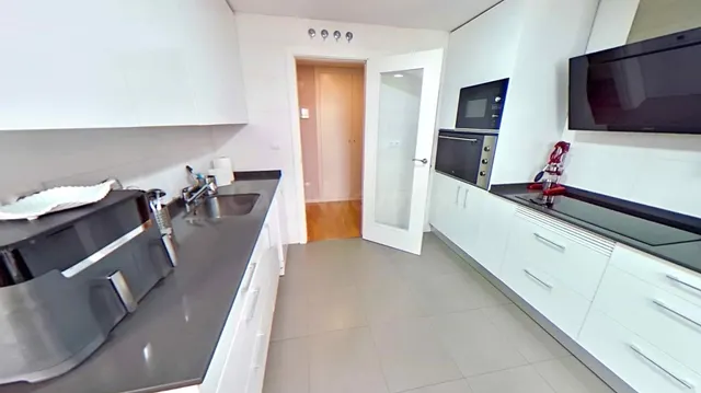 ¡DISPONIBLE!! vivieda de 5 habitaciones y tres baños en Resi - foto 5