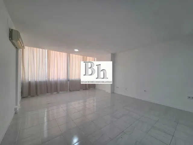 INMOBILIARIA BLANHOGAR VENDE LOCAL EN TORREMOLINOS — 9