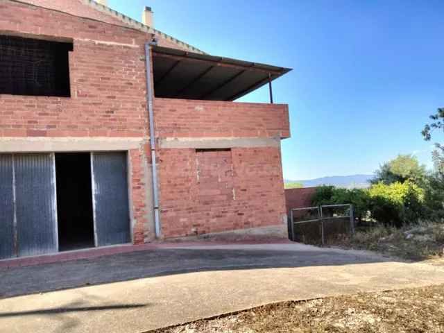 CASA POR TERMINAR EN RASQUERA - foto 4