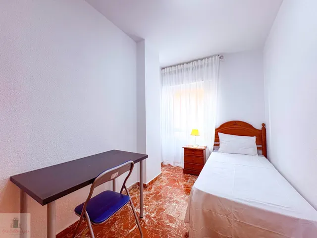 En venta en Valdepasillas, junto a Sinforiano Madroñero — 30