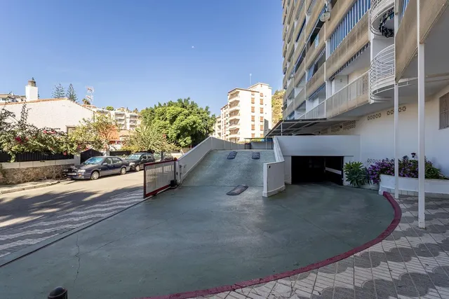 Piso con garaje y trastero en Almuñecar — 24