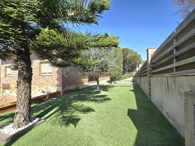 Casa impecable con privacidad, piscina y vistas panorámicas - foto 5