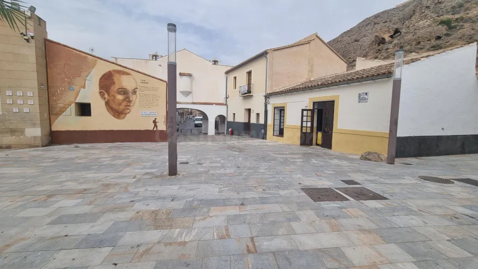 CASA MUSEO MIGUEL HERNÁNDEZ EXCLUSIVO SOLAR URBANIZABLE