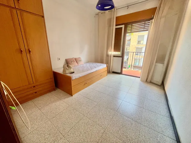 ¡Piso de 3 dormitorios con balcón en San Vicente del Raspeig! — 23