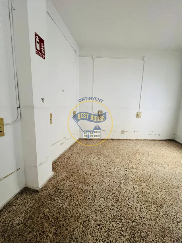 Estupendo y amplio local en Ontinyent - foto 4