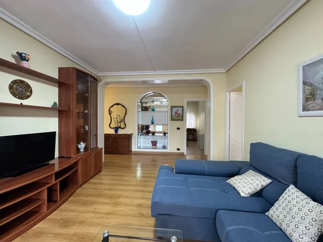 Amplio piso de 4 habitaciones con terraza y garaje en Rúa Erin (Zona Sur) — 13