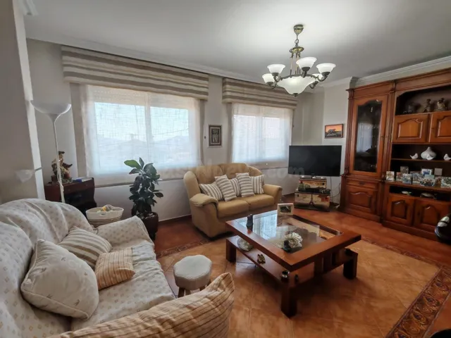 Casa luminosa con garaje y vistas en Lavadores