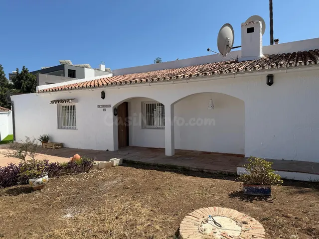 Villa en Torreblanca urbanización con piscina de una sola pl - foto 4