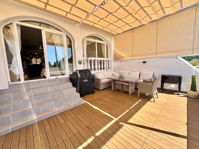 Venta de casa adosada con tres dormitorios en Benalmádena Co - foto 4