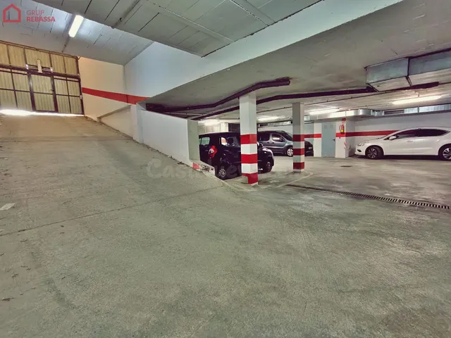 Se alquila PARKING PARA MOTO + TRASTERO en Pla de na Tesa - foto 3