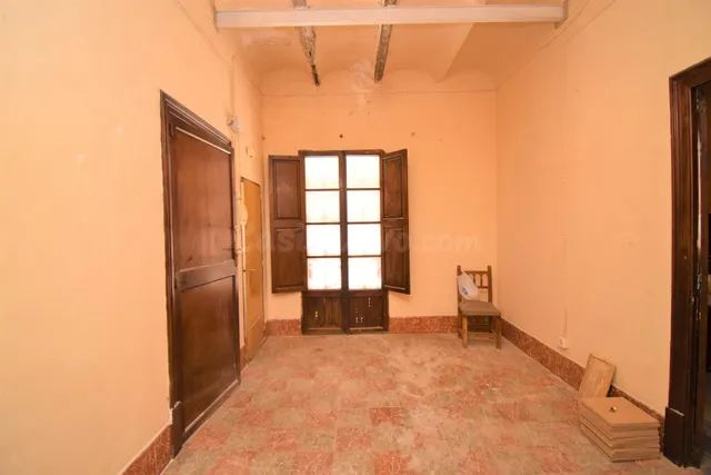 Emblemático edificio para reformar con muchas posibilidades  - foto 2
