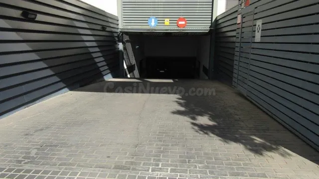 BUENA PLAZA DE APARCAMIENTO EN ZONA CIUDAD DE LA JUSTICIA — 3