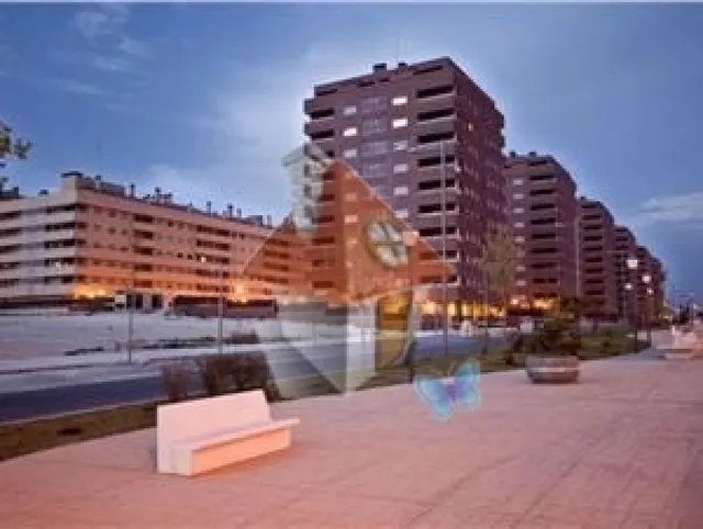 ALQUILER DE LOCAL COMERCIAL EN LA PRIMERA FASE — 2