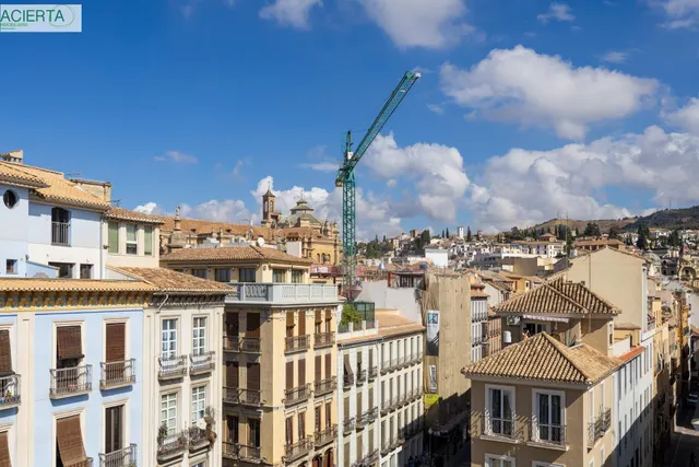 GRAN PISO EN PLAZA DEL CARMEN FRENTE AL AYUNTAMIENTO. — 42