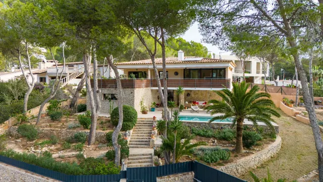 Casa independiente con vistas y piscina