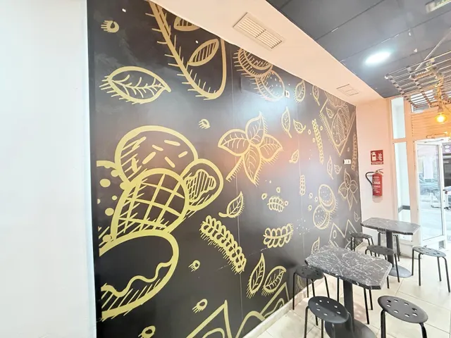 ¡Tu negocio en el foco de atención! Local comercial de 97 m2 muy luminoso en Carolinas Bajas — 8
