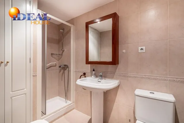 MAGNIFICA VIVIENDA EN LAS FLORES - CAMINO DE RONDA — 21