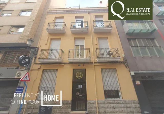 Edificio en el centro de Alicante con 8 viviendas alquiladas