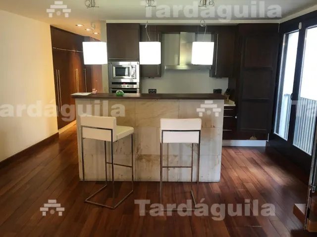 EXCLUSIVA VIVIENDA EN EL CENTRO HISTORICO CON VISTAS ESPECTA - foto 4