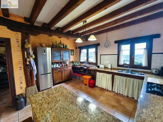 ESPECTACULAR FINCA 47.700 m2 | Casa Unifamiliar, 2 Pabellone - foto 3