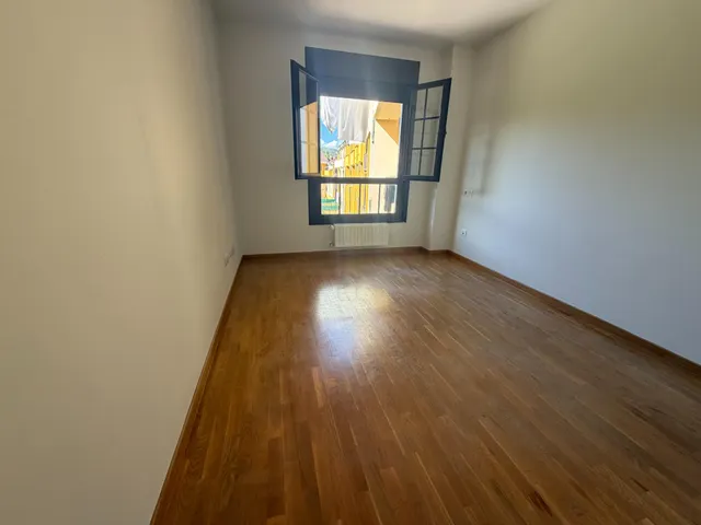 Piso de 3 habitaciones en alquiler en el centro de Nava — 7