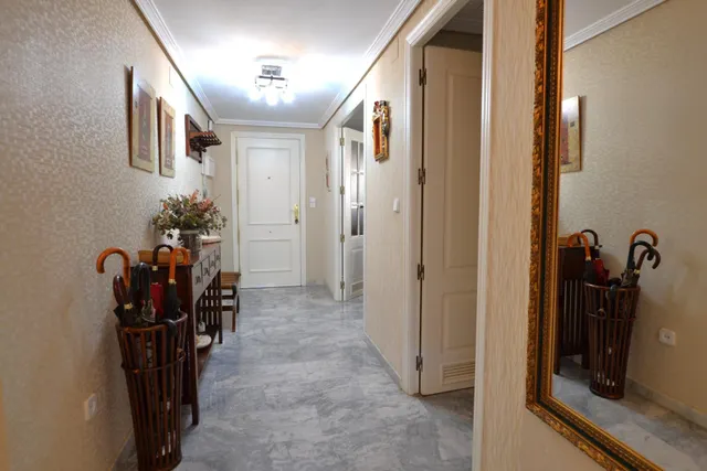 Espectacular piso de 5 habitaciones, garaje, terraza... junto Av. Aeropuerto y Vista Alegre!!! — 25