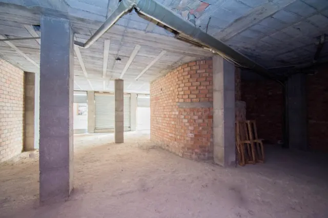 Local comercial en Granada zona Centro, 183 m. de superficie, junto a la plaza de Derecho, — 2