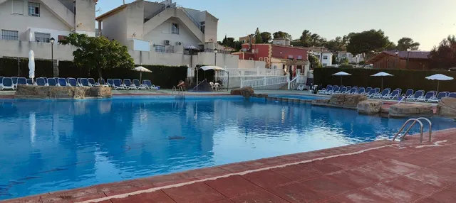 Chalet pareado con amplia parcela y grandes posibilidades de ampliación en Castalla internacional — 36