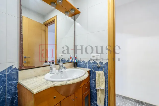 Chalet independiente con terraza y excelente ubicación en el besòs i el maresme — 28