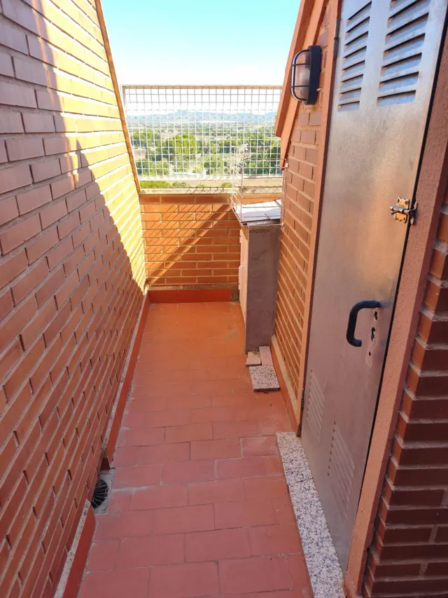EXCELENTE ATICO MUY REFORMADO EN BARRIO SAN CRISPIN — 17