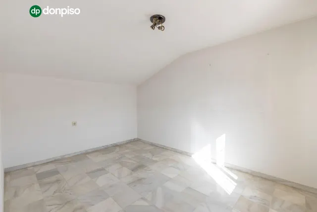Exclusiva vivienda con piscina en la zona del Serrallo con piscina comunitaria — 39