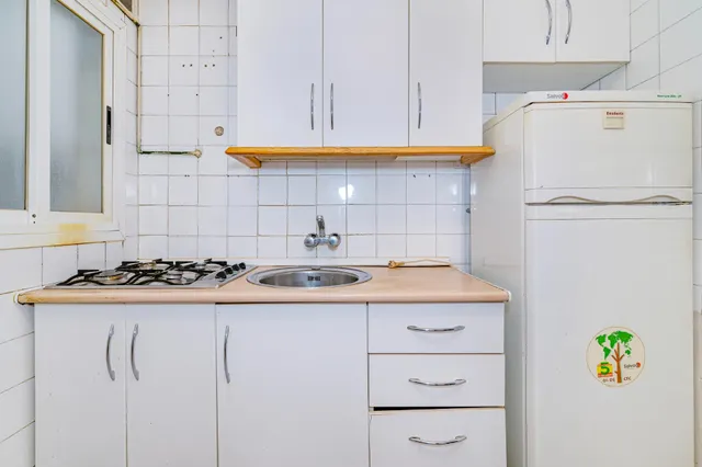 Oportunidad Única: Amplio Piso para Reformar en Camino de Ronda ✨ — 13