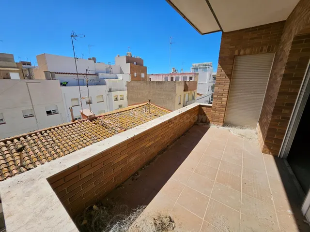 Edificio con pisos de obra nueva con muchas posibilidades - foto 3