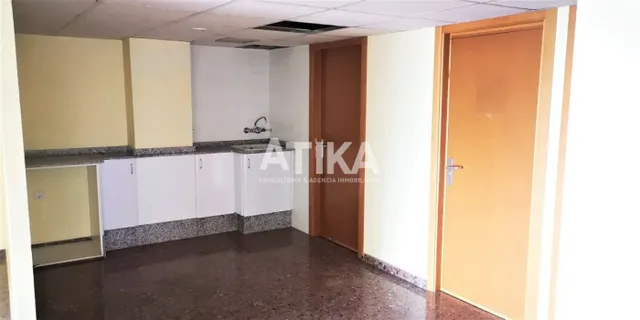 Local comercial 441m² en venta - Sant Josep — 12